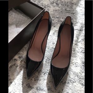 Gucci classic black pump in box with platform 39